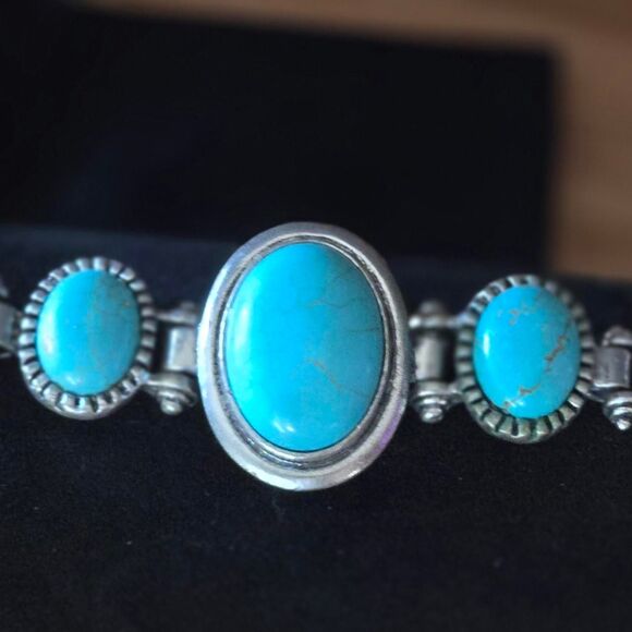 No-brand Women's Blue and Silver southwest Jewelry - Picture 1 of 3